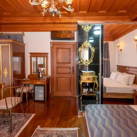 Valeria Antique 1892 Hotel *