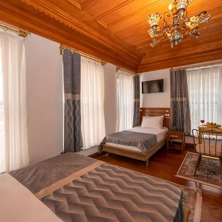 Valeria Antique 1892 *