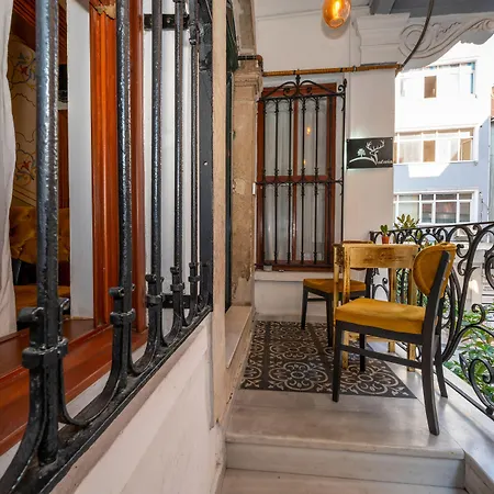 Valeria Antique 1892