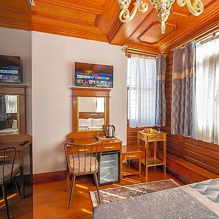Valeria Antique 1892 Hotel *