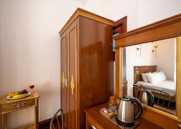 Valeria Antique 1892 *