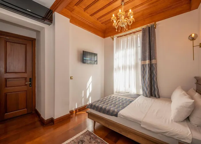 Valeria Antique 1892 מלון *