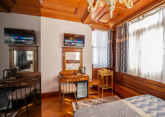 Valeria Antique 1892