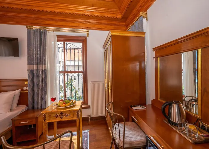 Valeria Antique 1892 *