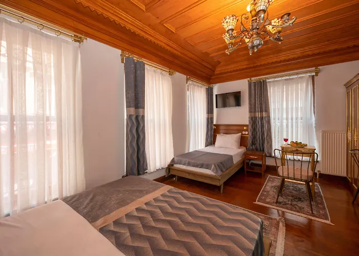 Valeria Antique 1892