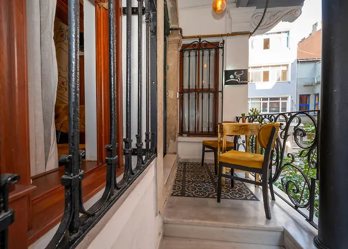 Valeria Antique 1892