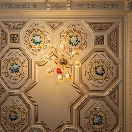 Valeria Antique 1892 מלון