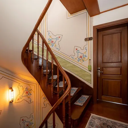 Valeria Antique 1892 *